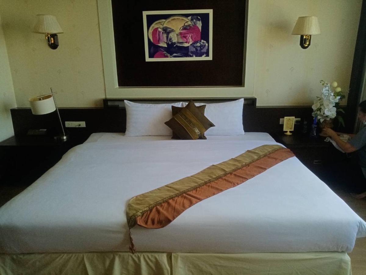 Grand Phranakhon Hotel Phra Nakhon Si Ayutthaya Dış mekan fotoğraf