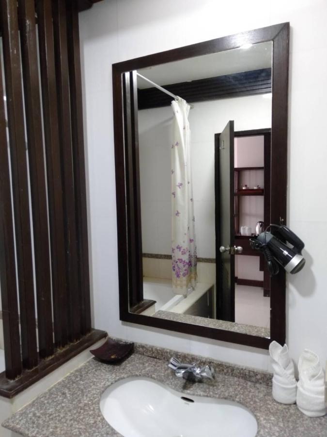 Grand Phranakhon Hotel Phra Nakhon Si Ayutthaya Dış mekan fotoğraf